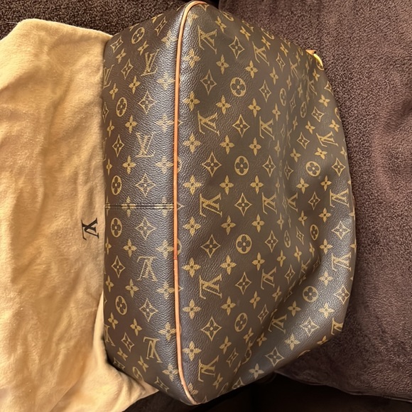 Authentic LOUIS VUITTON Delightful MM Monogram Leather Shoulder Bag - Picture 7 of 16